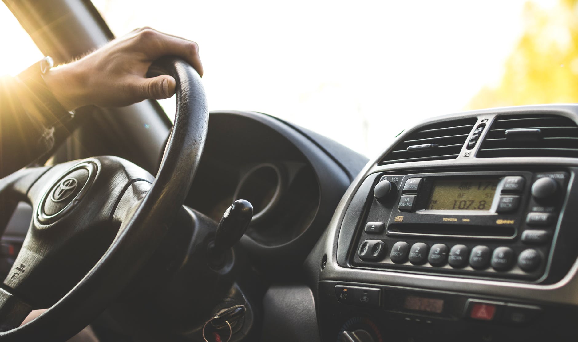 5 lieliskas profesijas tiem, kuri mīl braukt ar automašīnu